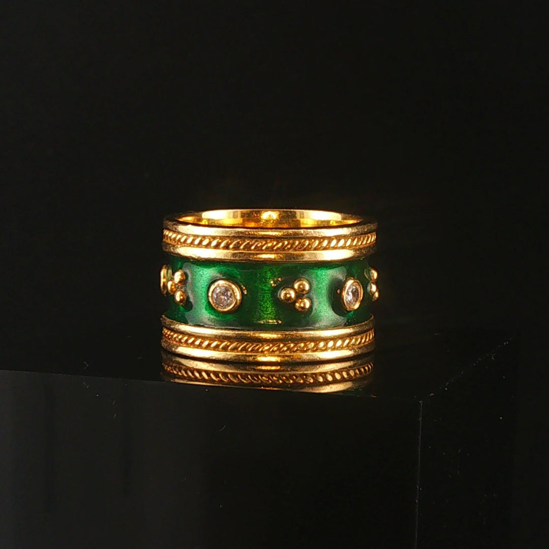 18k Yellow Gold Green Enamel and Diamond Vintage Solid Band Ring Size 6.5