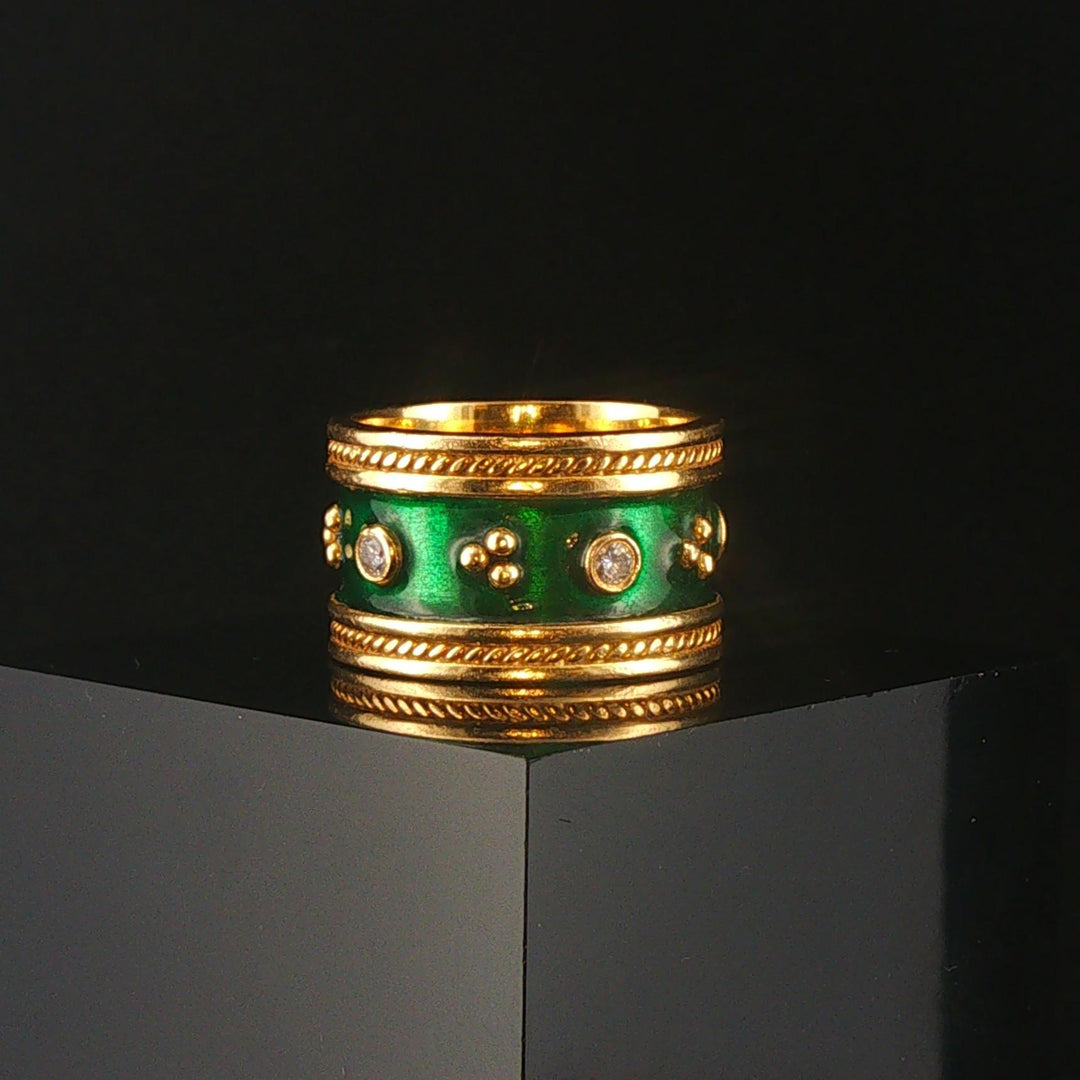 18k Yellow Gold Green Enamel and Diamond Vintage Solid Band Ring Size 6.5