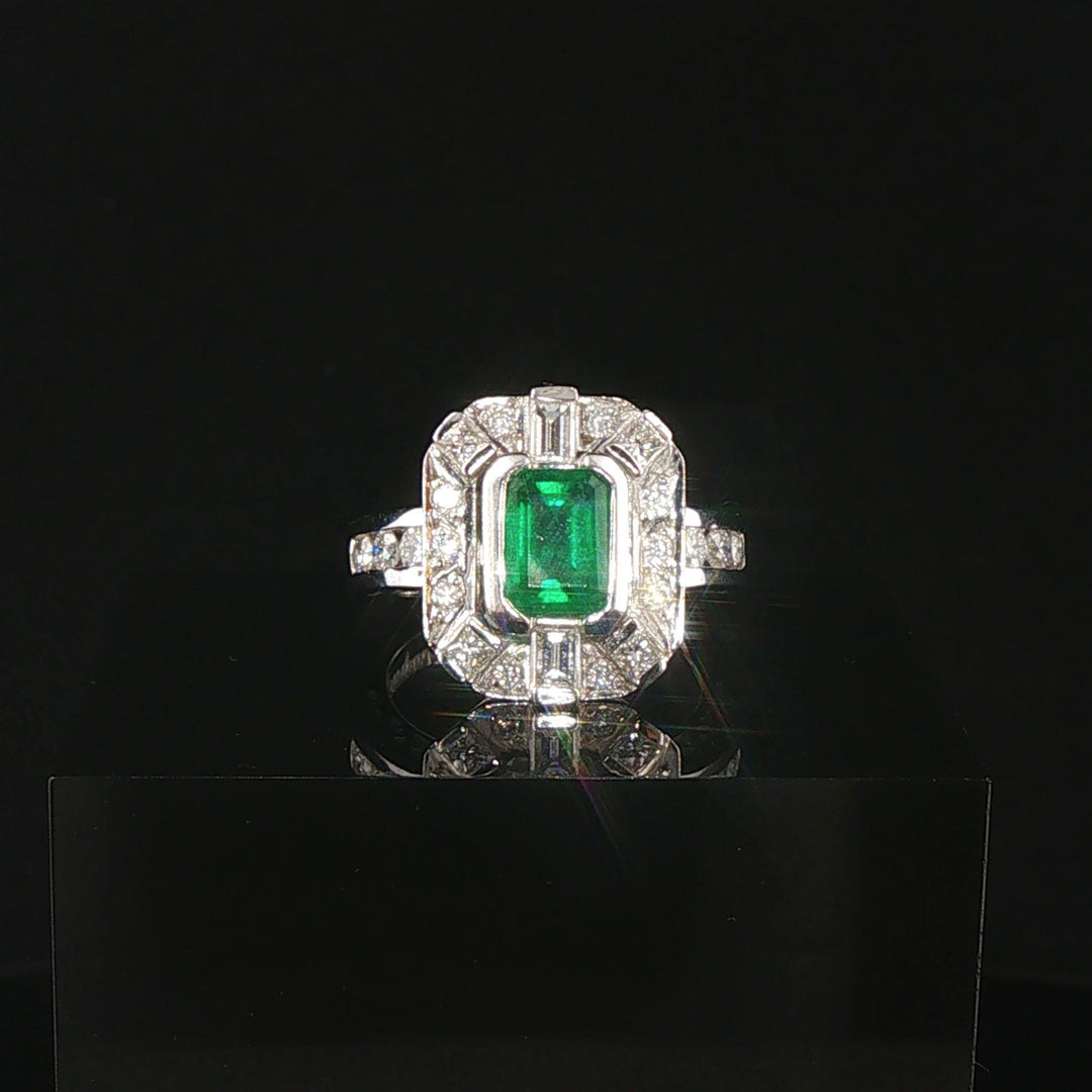 18k White Gold Emerald and 0.73cttw Diamond Vintage Ring Size 5