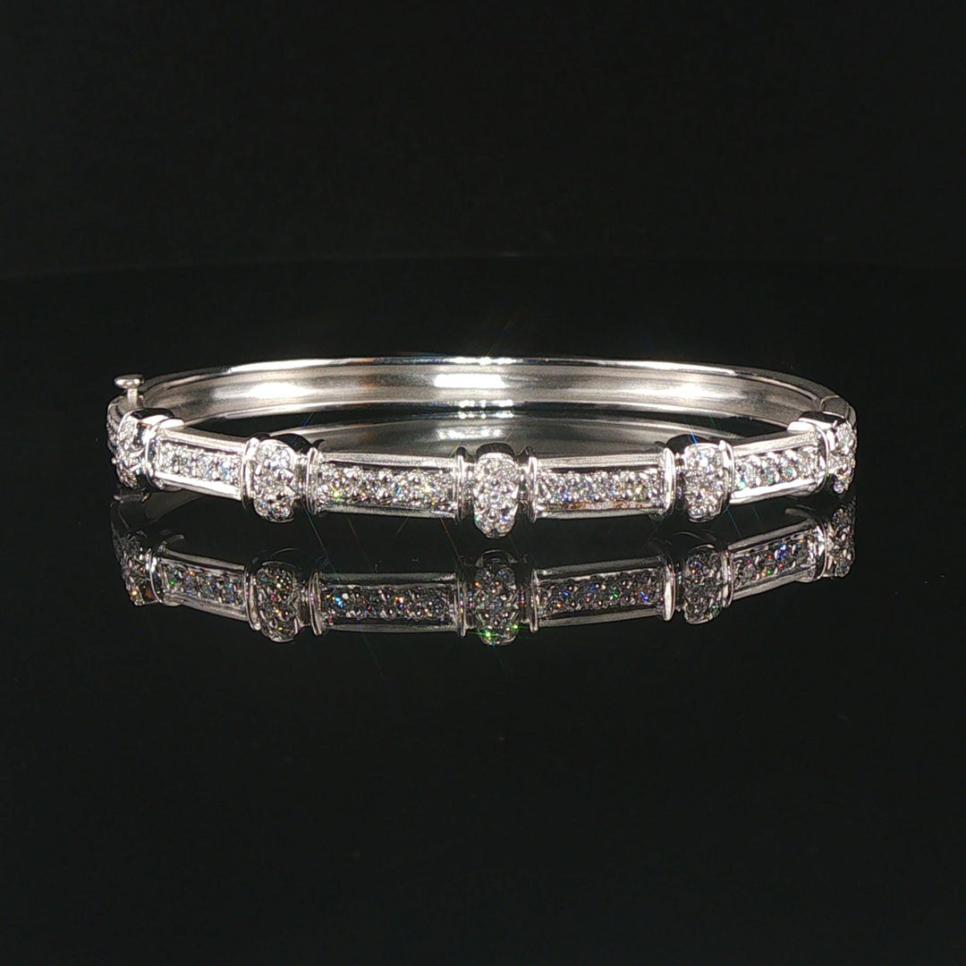 18k White Gold and 0.70cttw Diamond Solid 20g Bangle Bracelet 6.5"