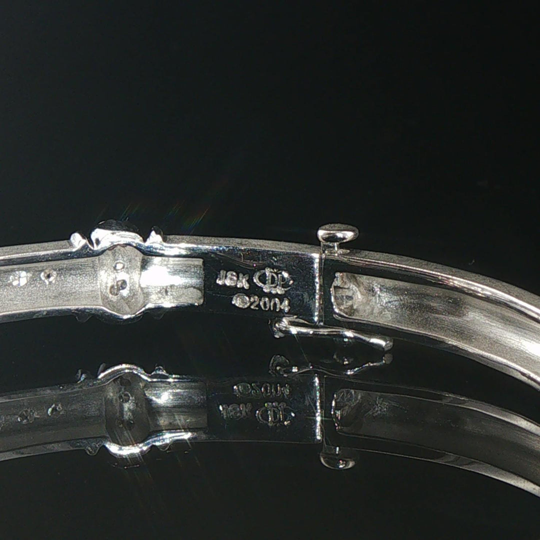 18k White Gold and 0.70cttw Diamond Solid 20g Bangle Bracelet 6.5"