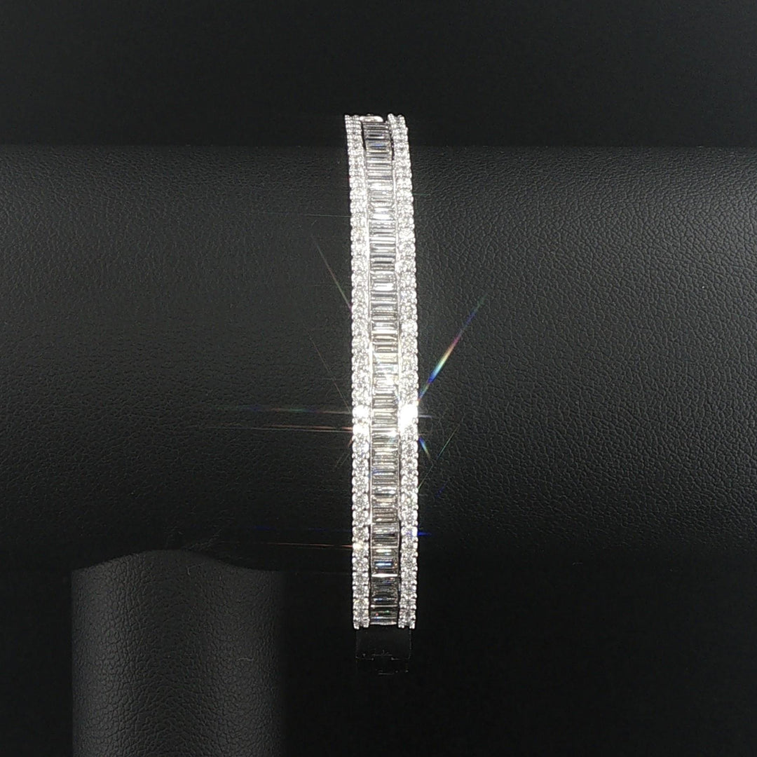 18k White Gold and 3.48ttw Diamond Heavy 23.7g Bangle Bracelet 7.25"
