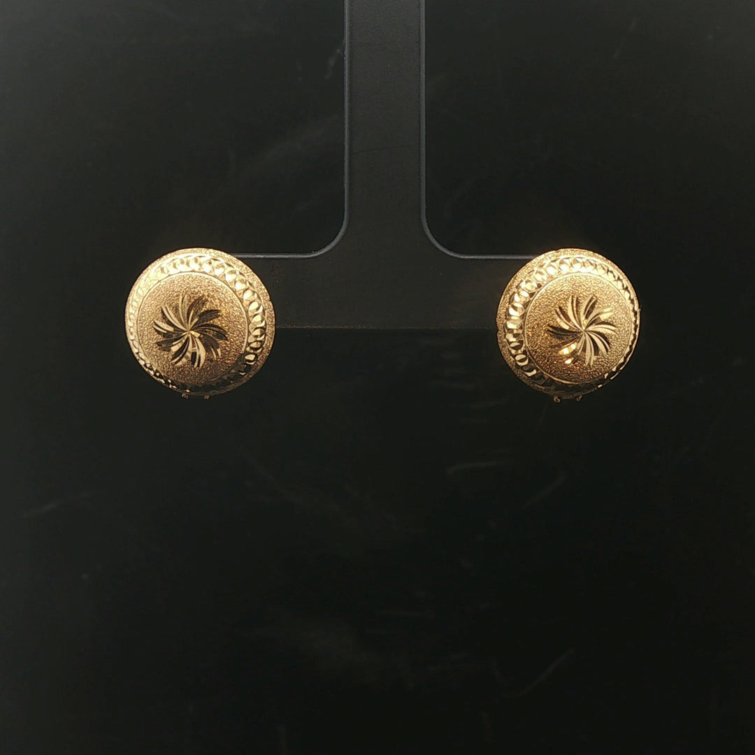 18k Yellow Gold 3.8g Vintage Diamond Cut Button Stud Earrings