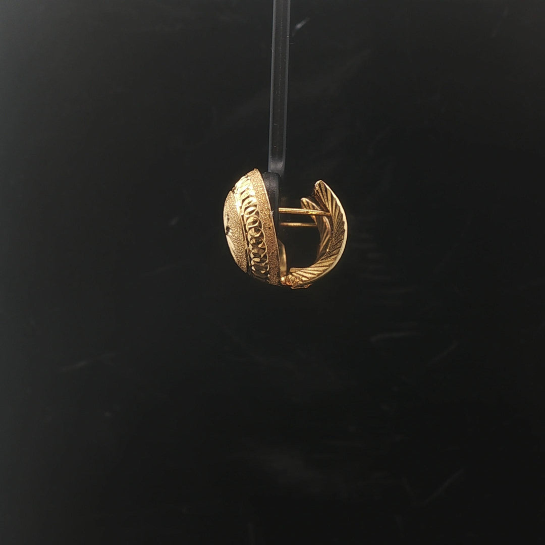 18k Yellow Gold 3.8g Vintage Diamond Cut Button Stud Earrings