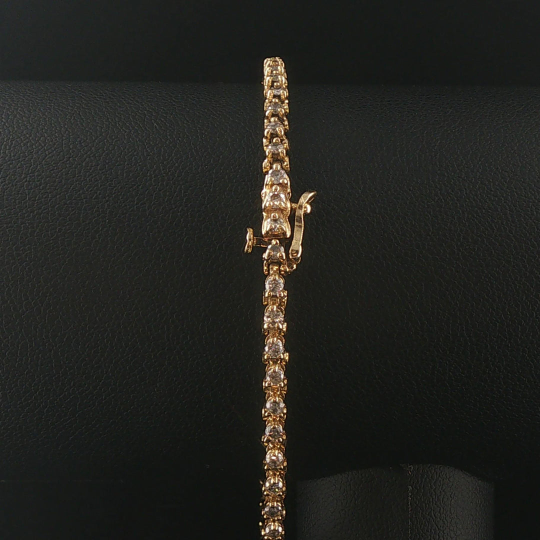 14k Yellow Gold and 1.62cttw Diamond Vintage Tennis Bracelet 7.25"