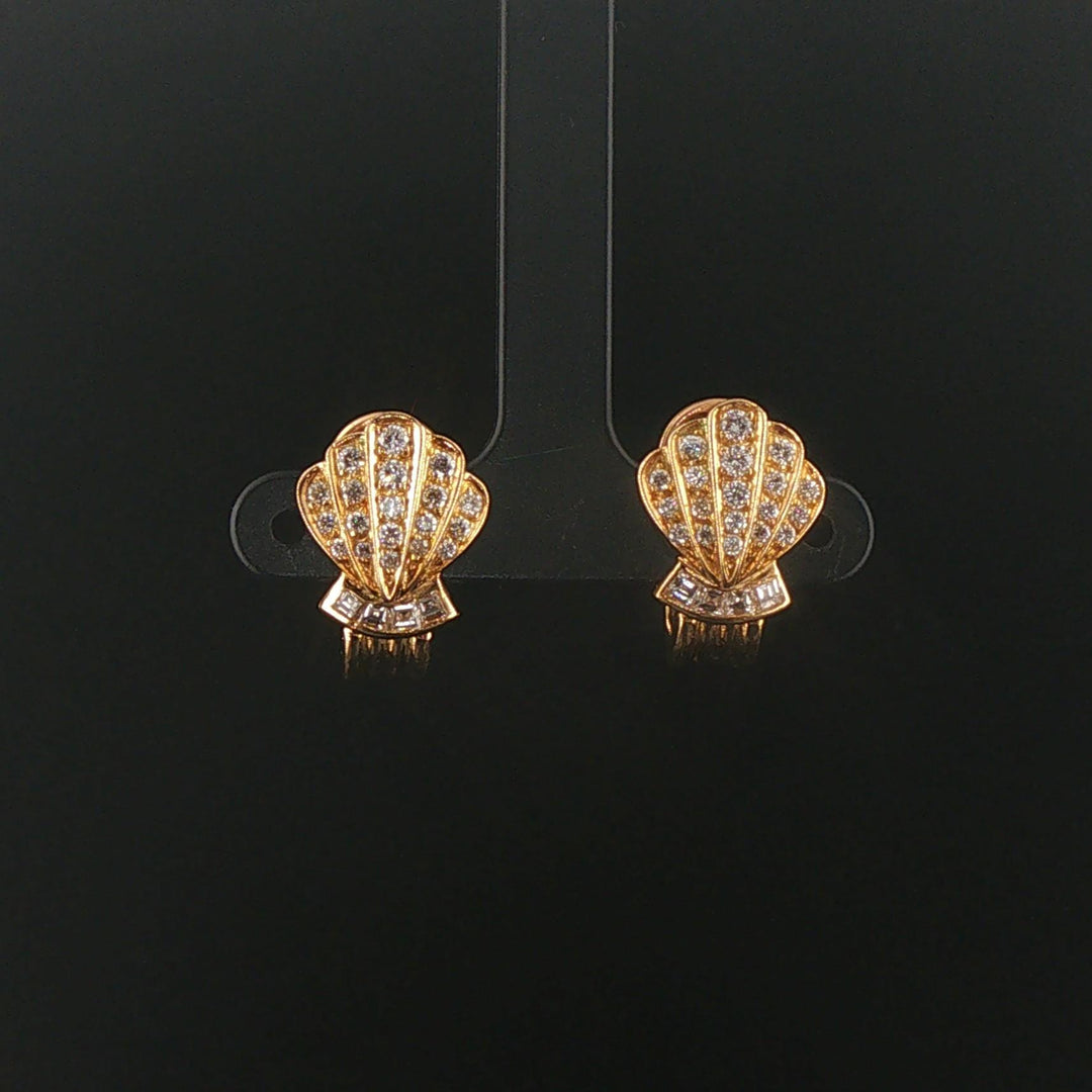 French 18k Yellow Gold and 0.80cttw VS Diamonds Vintage Shell Clip On Earrings