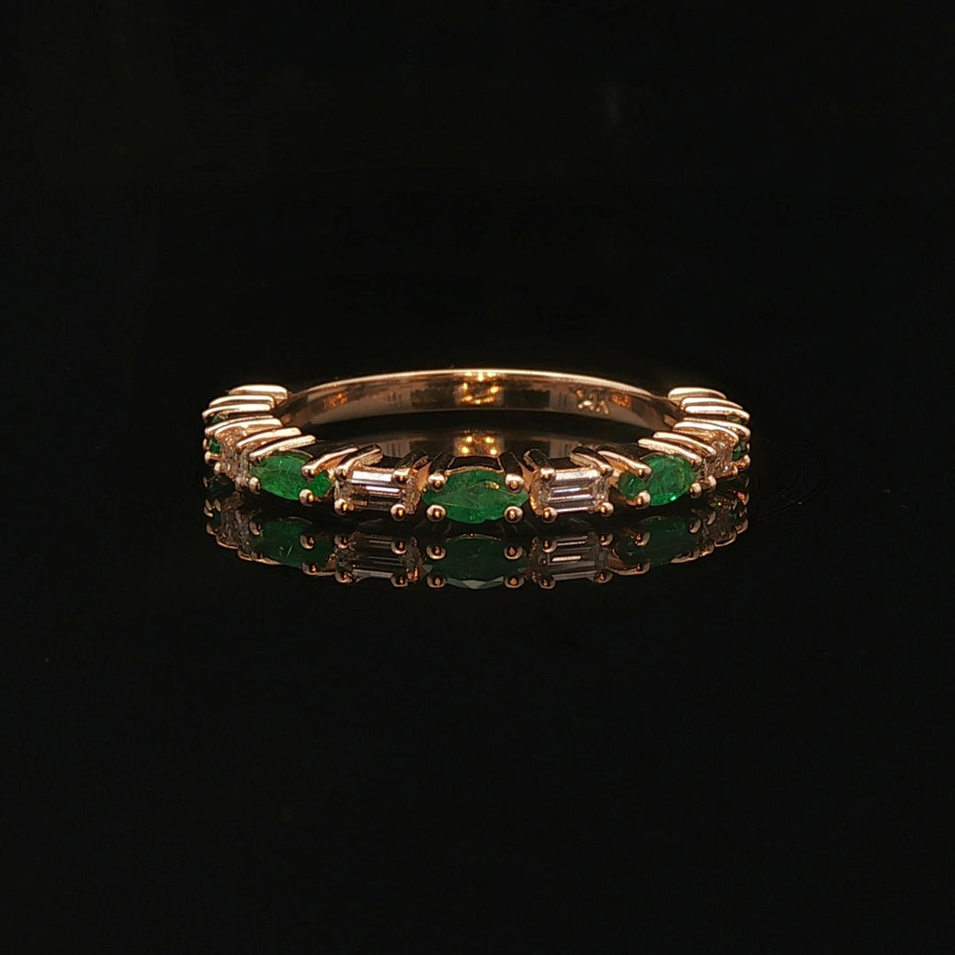 14k Yellow Gold Emerald and Baguette Diamond Band Ring Size 7.5