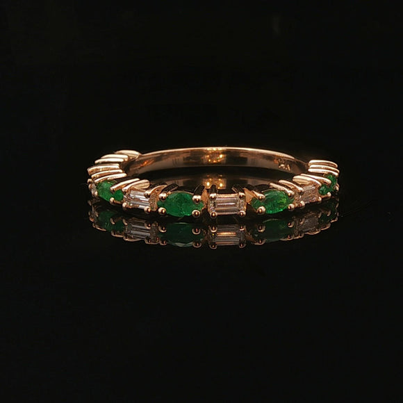14k Yellow Gold Emerald and Baguette Diamond Band Ring Size 7.5