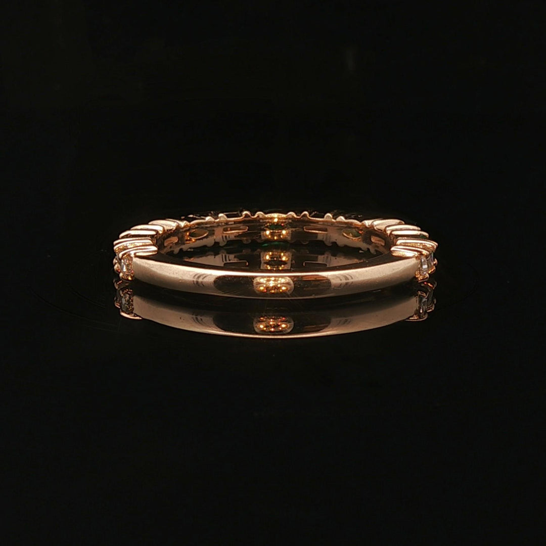 14k Yellow Gold Emerald and Baguette Diamond Band Ring Size 7.5