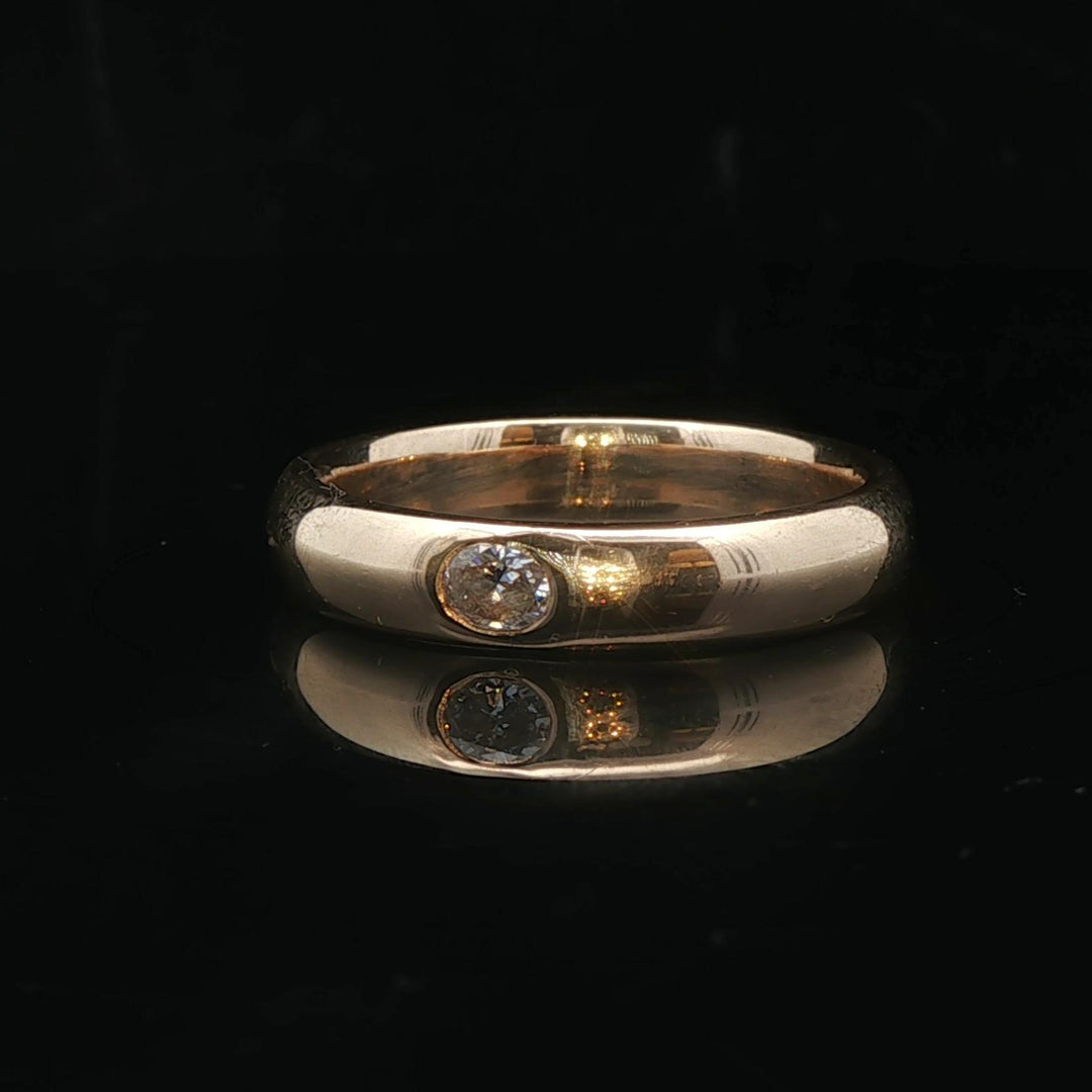 14k Yellow Gold and 0.10ct Flush Set Oval Diamond 4mm Band Size 7.75