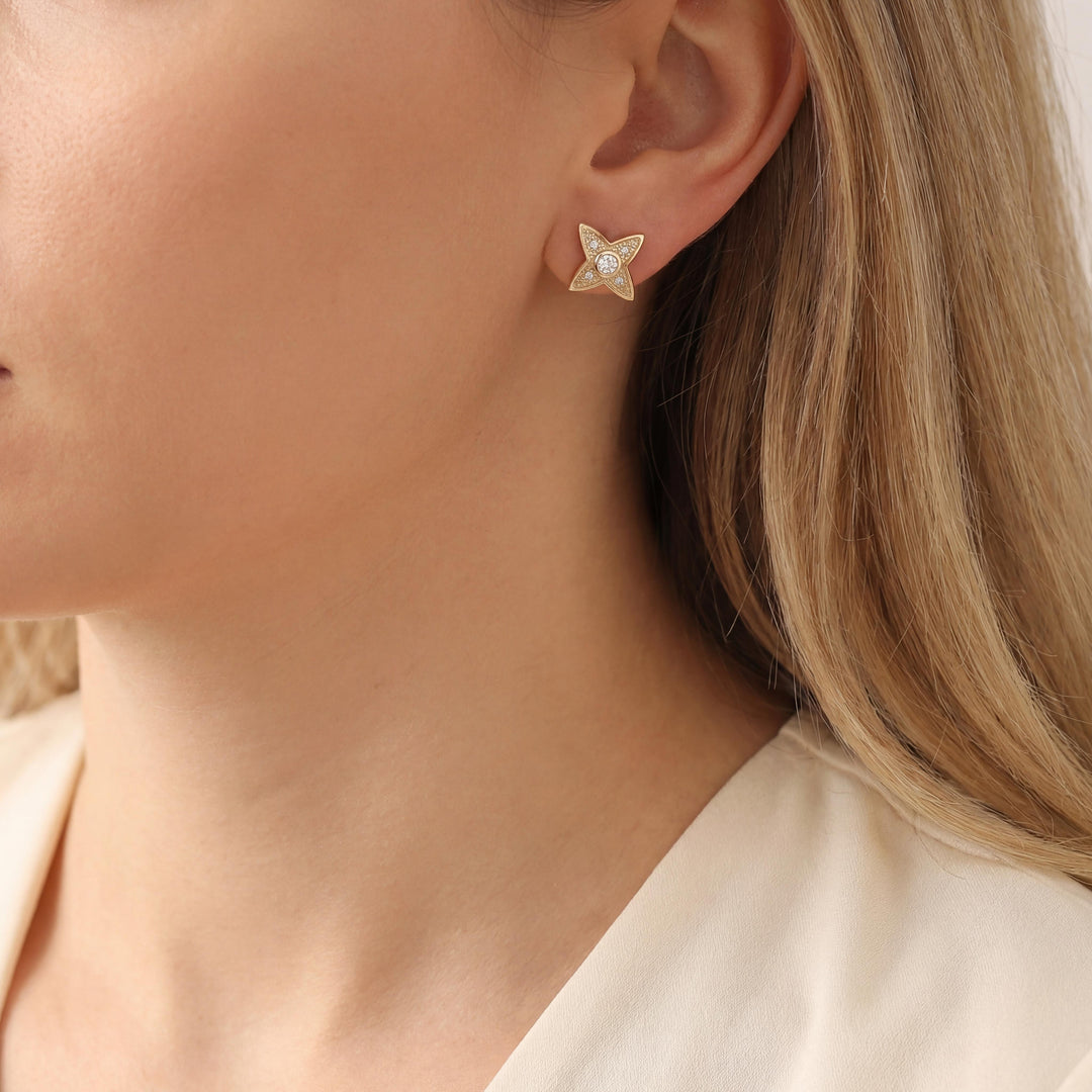 18k Yellow Gold and 0.30cttw Diamond Star Stud Earrings