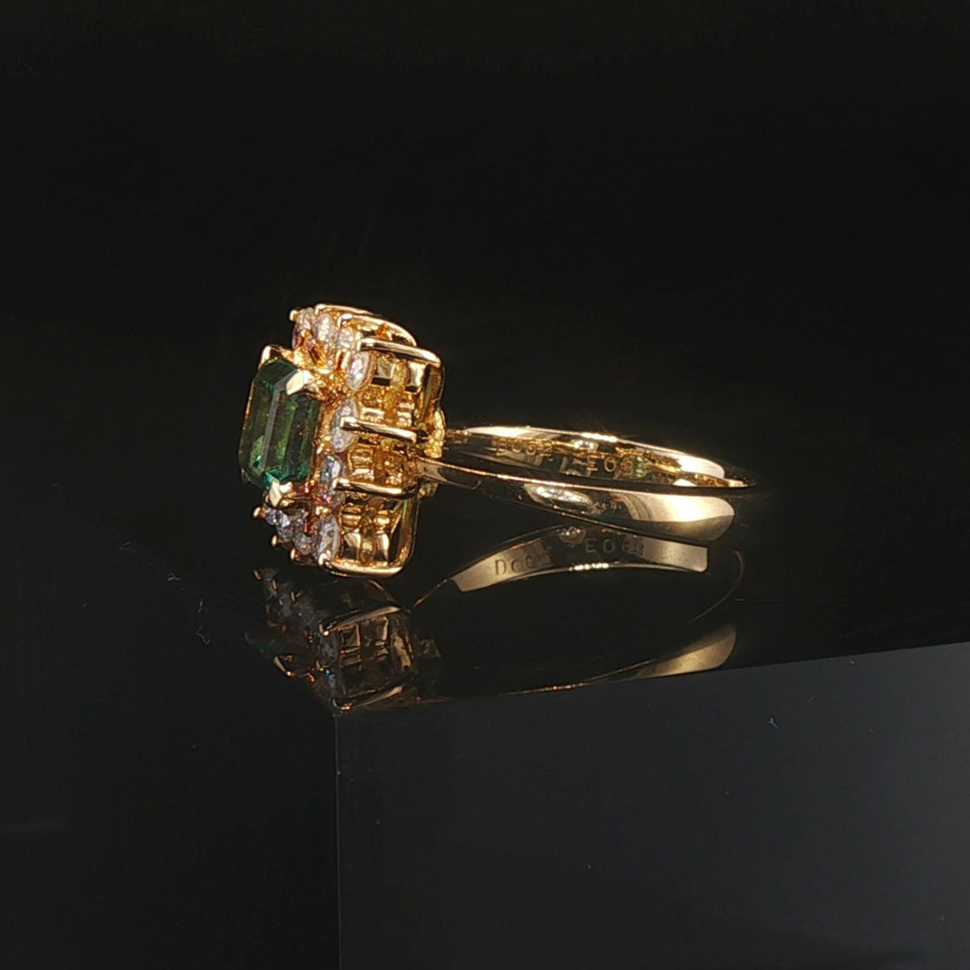 18k Yellow Gold 0.88ct Emerald and 0.62cttw Diamond Halo Ring Size 4.75
