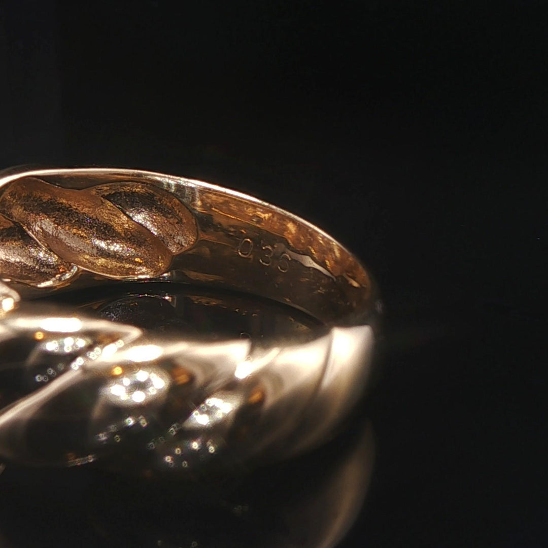 18k Yellow Gold and 0.36cttw Three Diamond Twist Band Ring Size 6