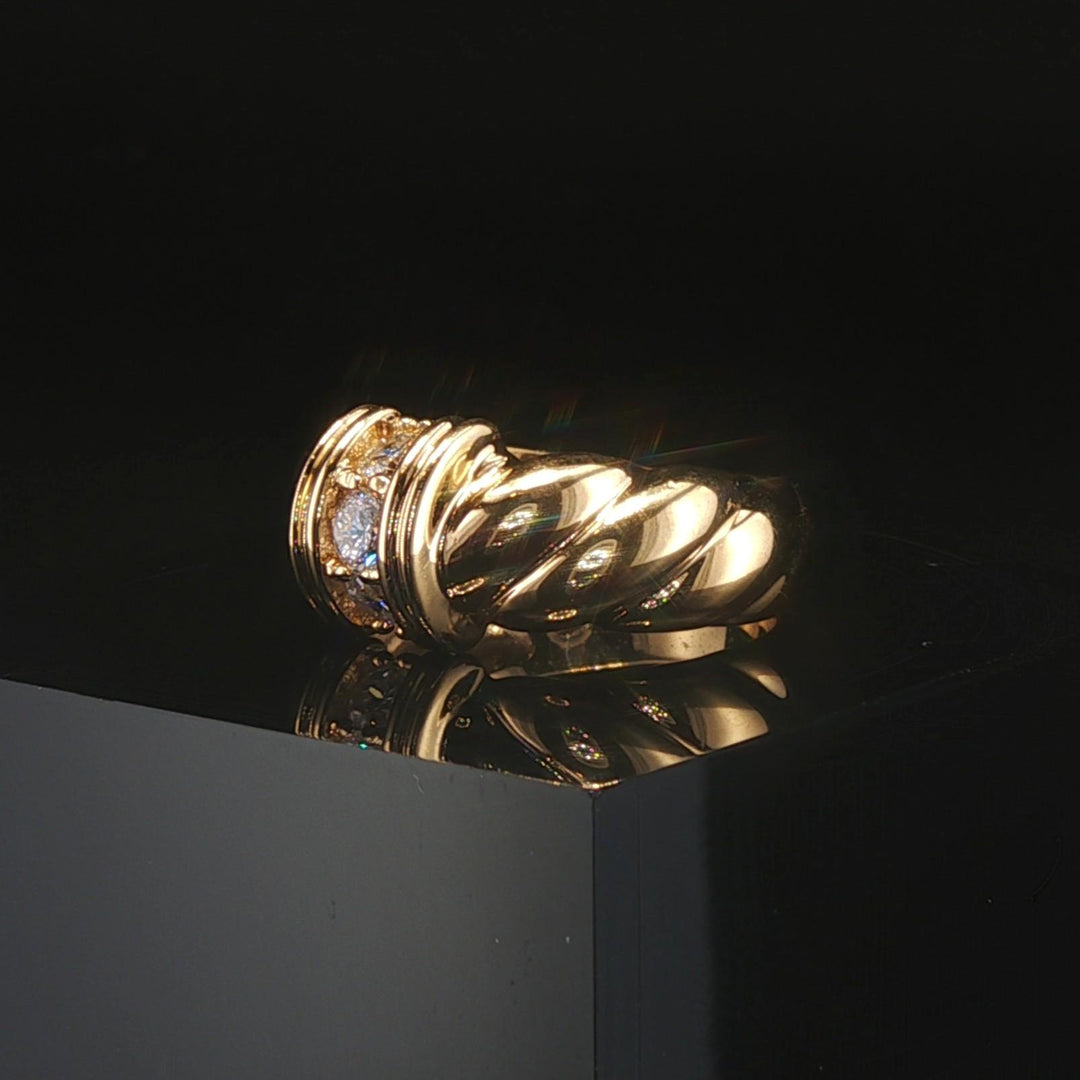 18k Yellow Gold and 0.36cttw Three Diamond Twist Band Ring Size 6