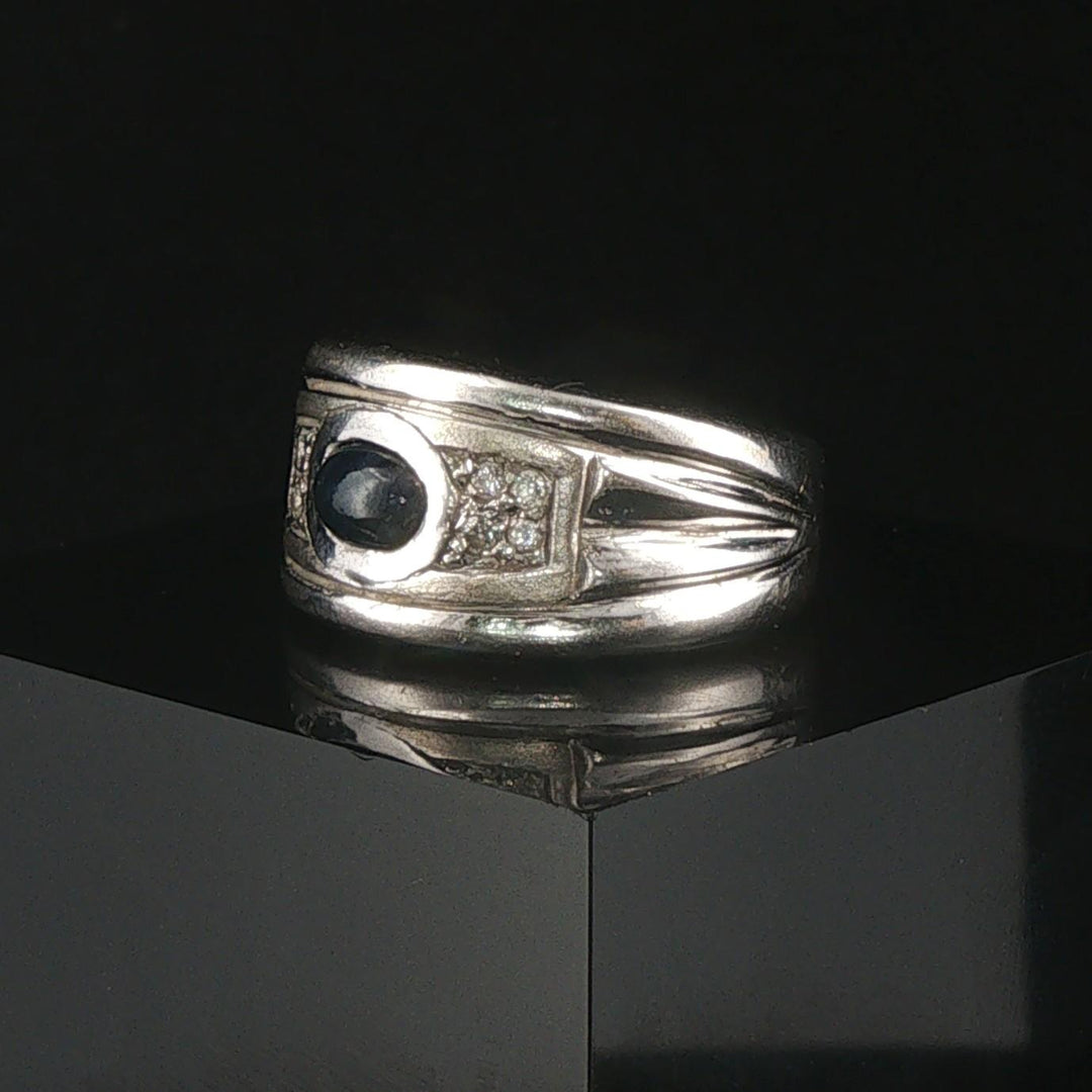 18k White Gold Cabochon Sapphire and Diamond Vintage Band Ring Size 6.75