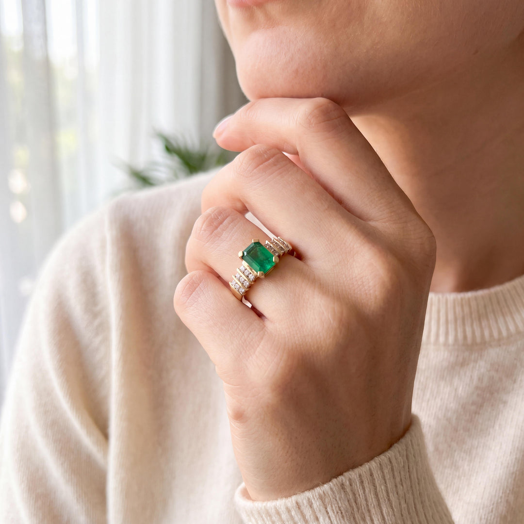 14k Yellow Gold Emerald and 0.20cttw Diamond Ladies Ring Size 8