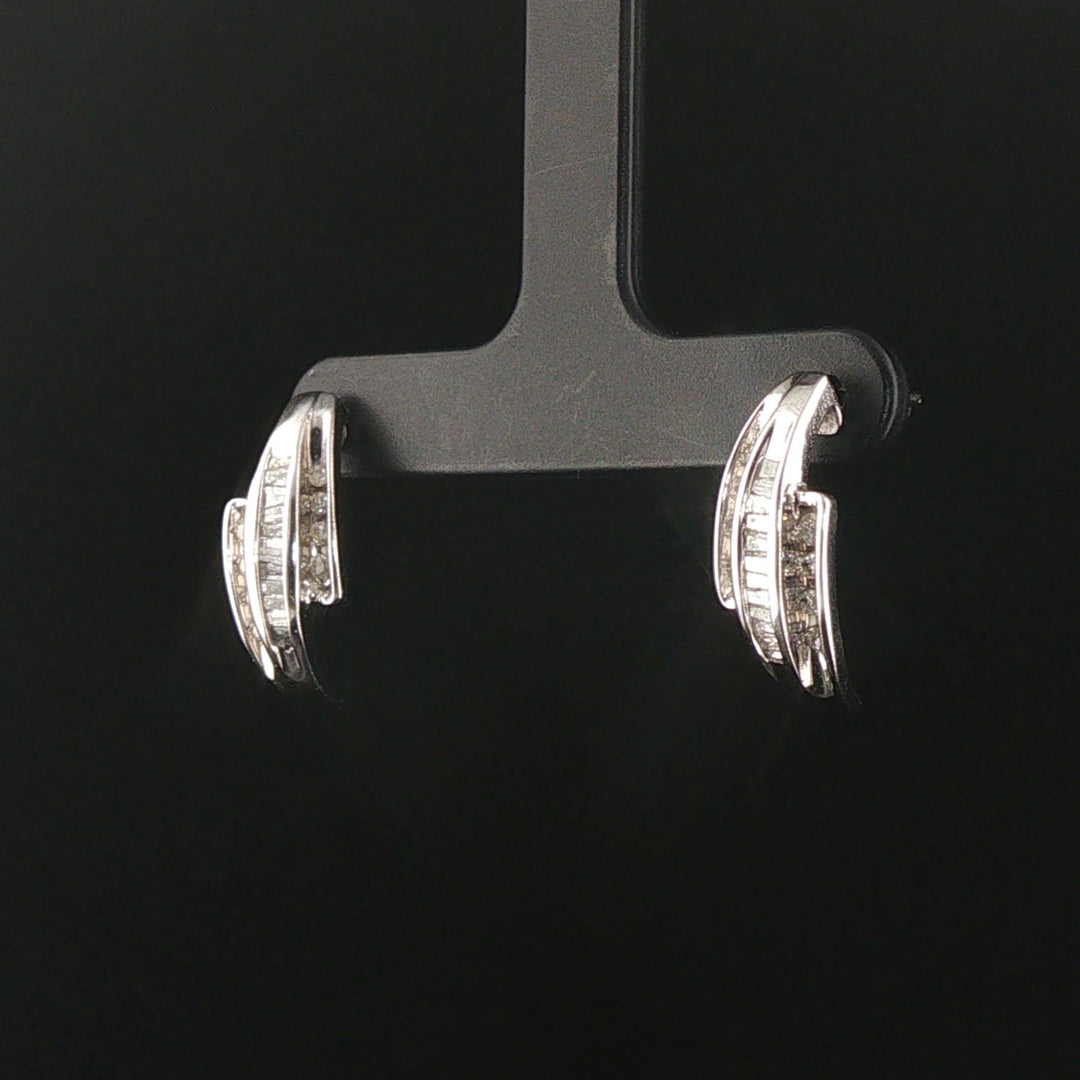 10k White Gold 0.50cttw Round and Baguette Cut Diamond Earrings
