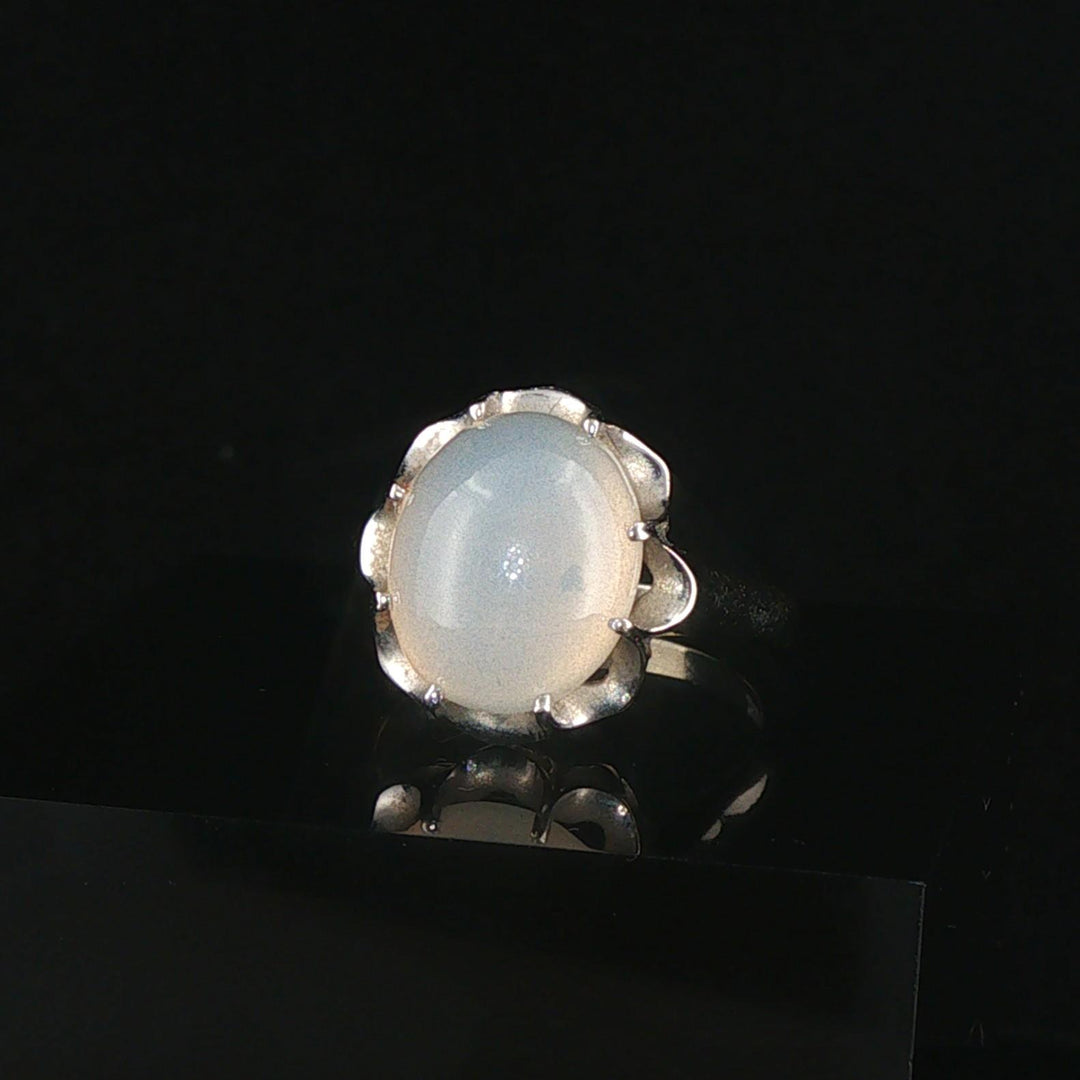 14k White Gold and 4.34ct Oval Cabochon Moonstone Vintage Ring Size 6.5