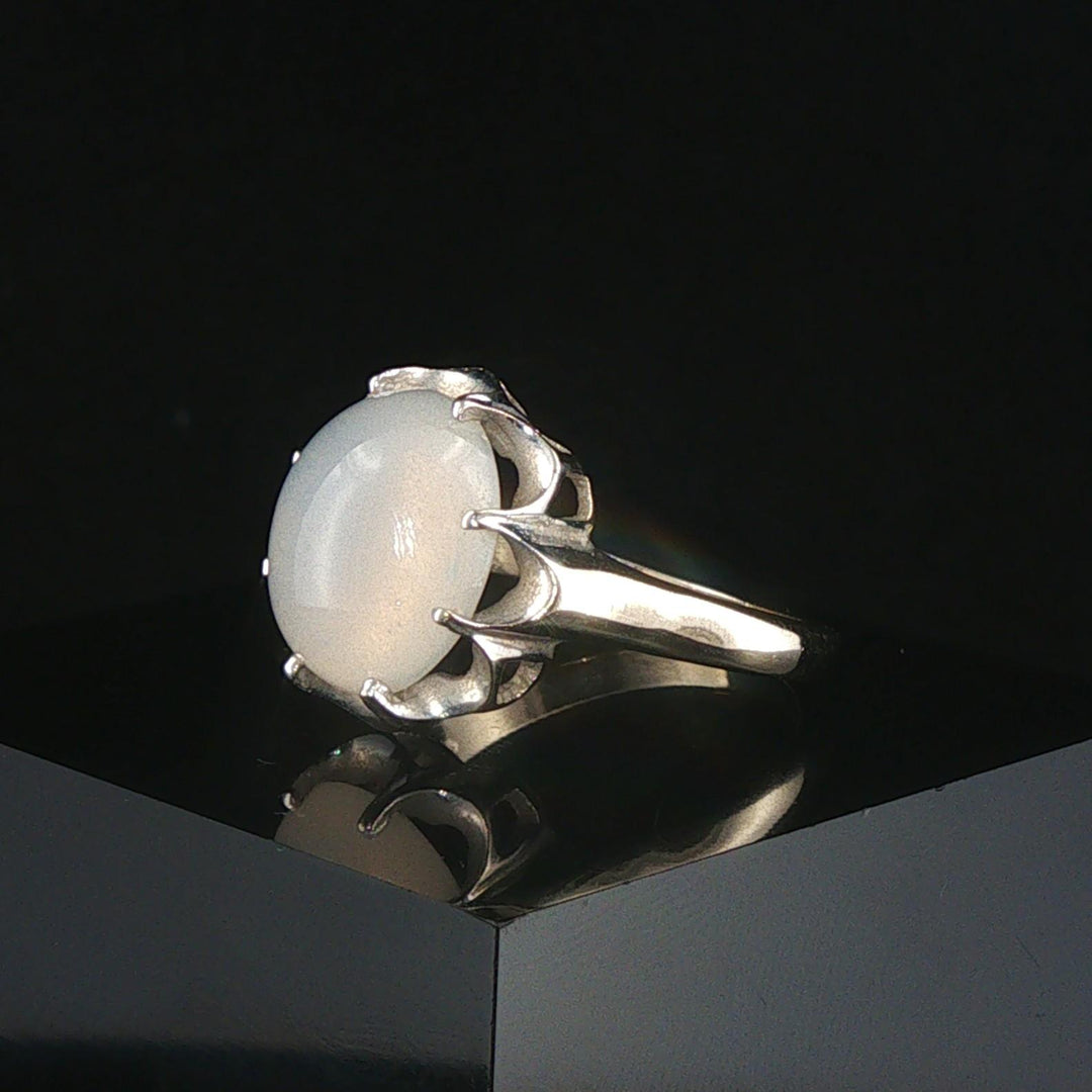 14k White Gold and 4.34ct Oval Cabochon Moonstone Vintage Ring Size 6.5