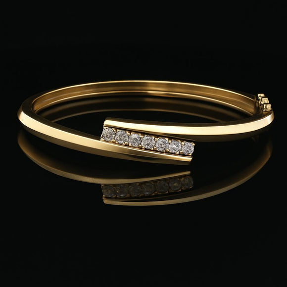 18k Yellow Gold and 1cttw Diamond Solid Heavy 30g Bypass Bangle Bracelet 6.5