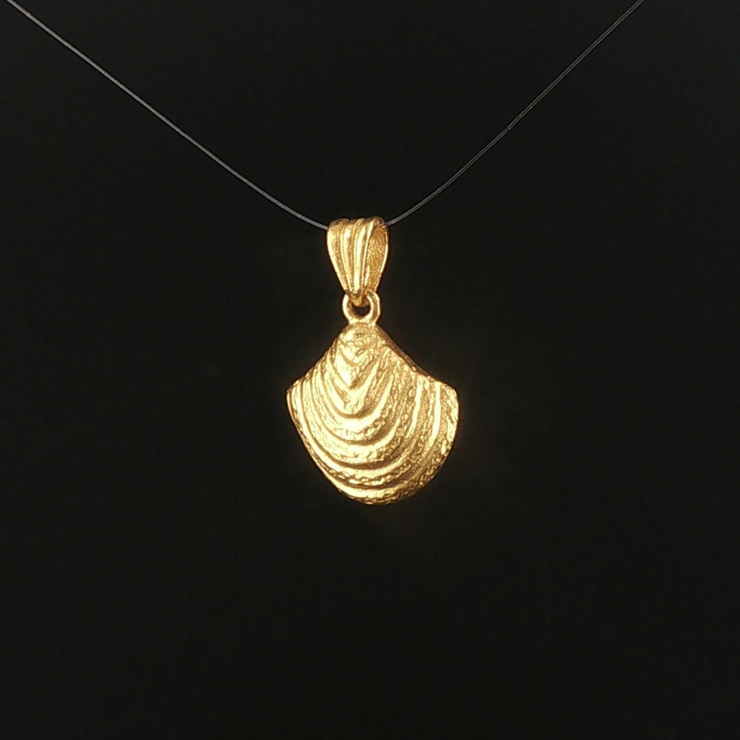 24k Pure Yellow Gold 3.1g Solid Scallop Shell Pendant