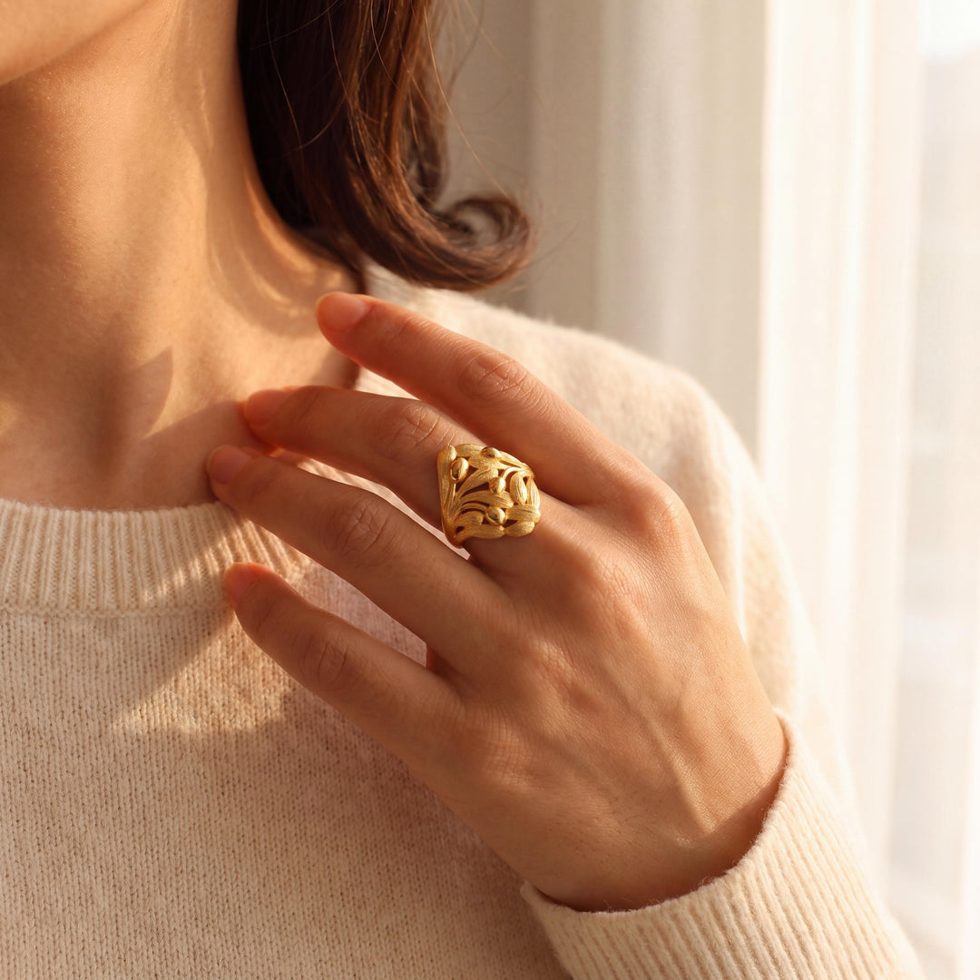 24k Pure Yellow Gold 9.7g Solid Fancy Floral Ring Thailand Size 9.5