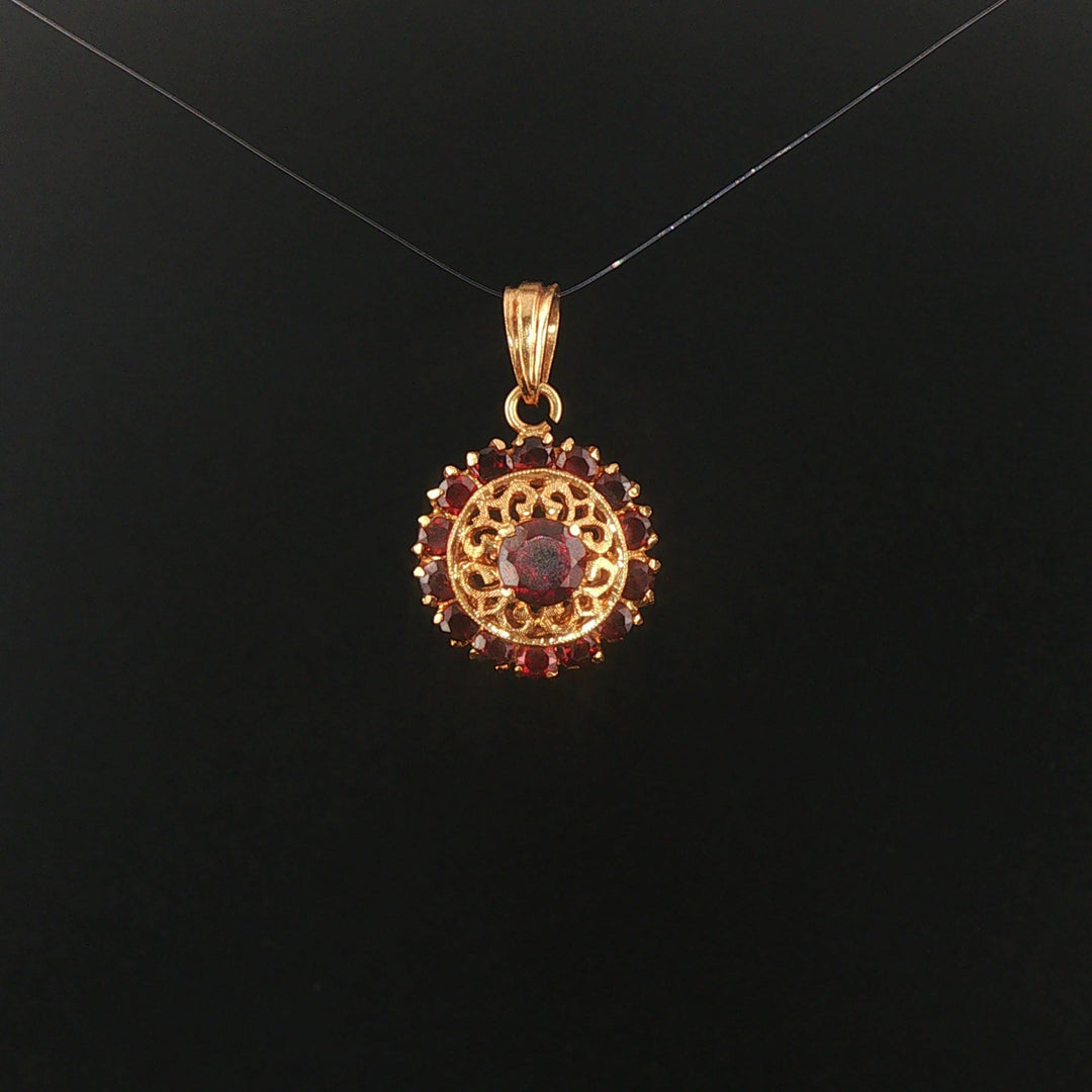 18k Yellow Gold and Red Garnet 5.7g Vintage Solid Pendant Italy 1"