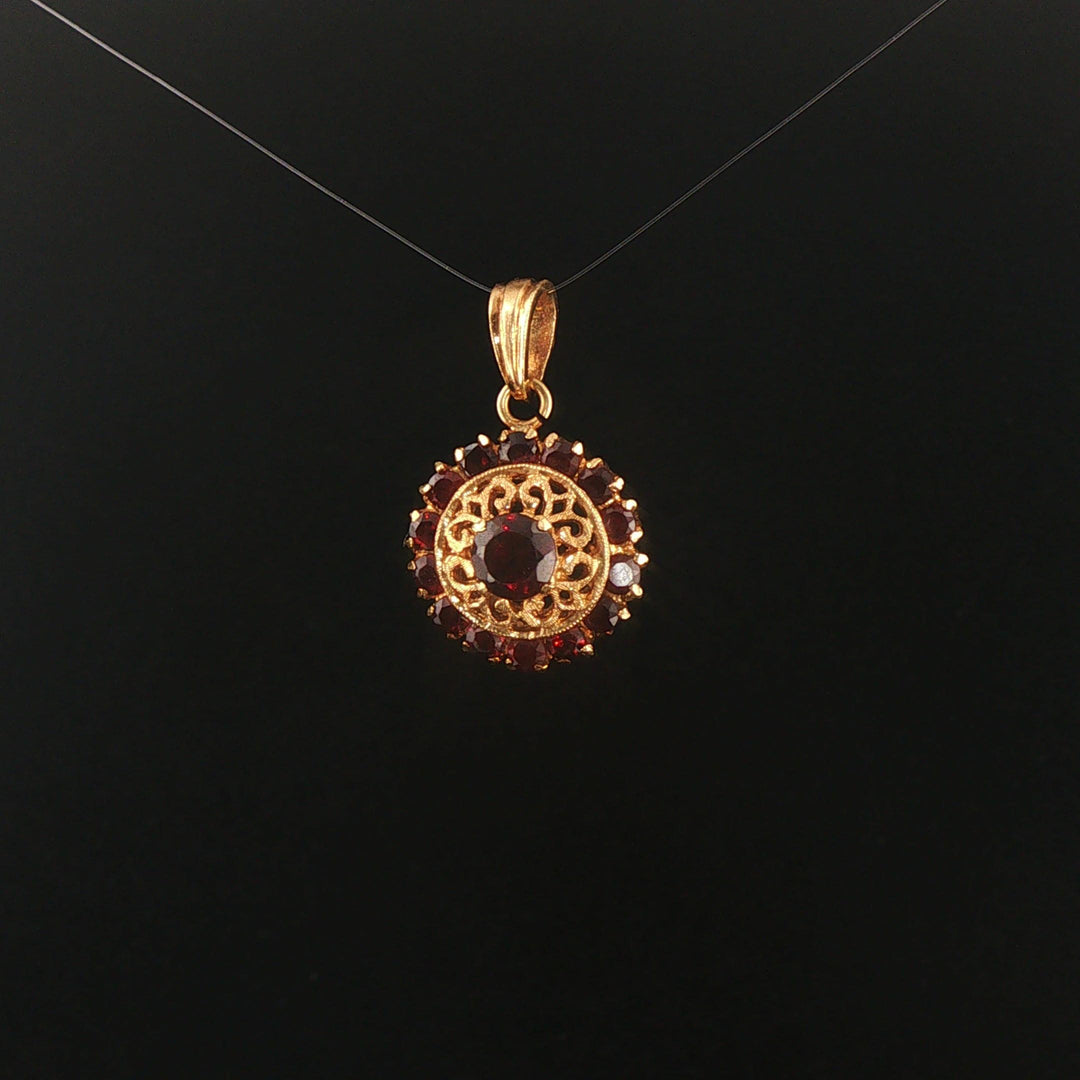 18k Yellow Gold and Red Garnet 5.7g Vintage Solid Pendant Italy 1"