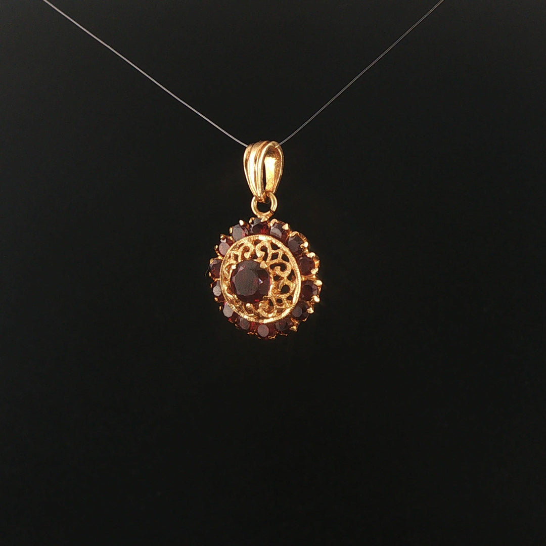 18k Yellow Gold and Red Garnet 5.7g Vintage Solid Pendant Italy 1"
