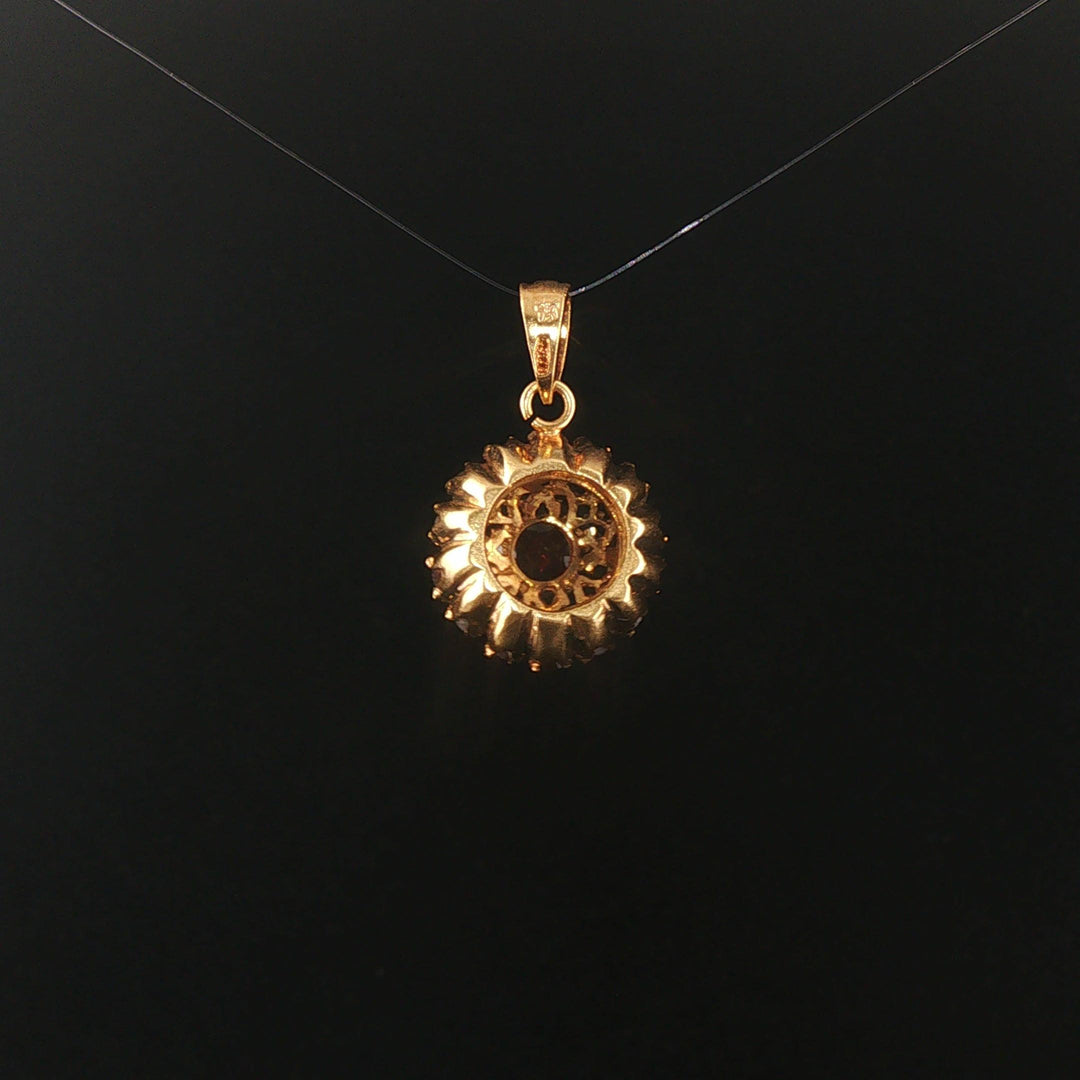 18k Yellow Gold and Red Garnet 5.7g Vintage Solid Pendant Italy 1"