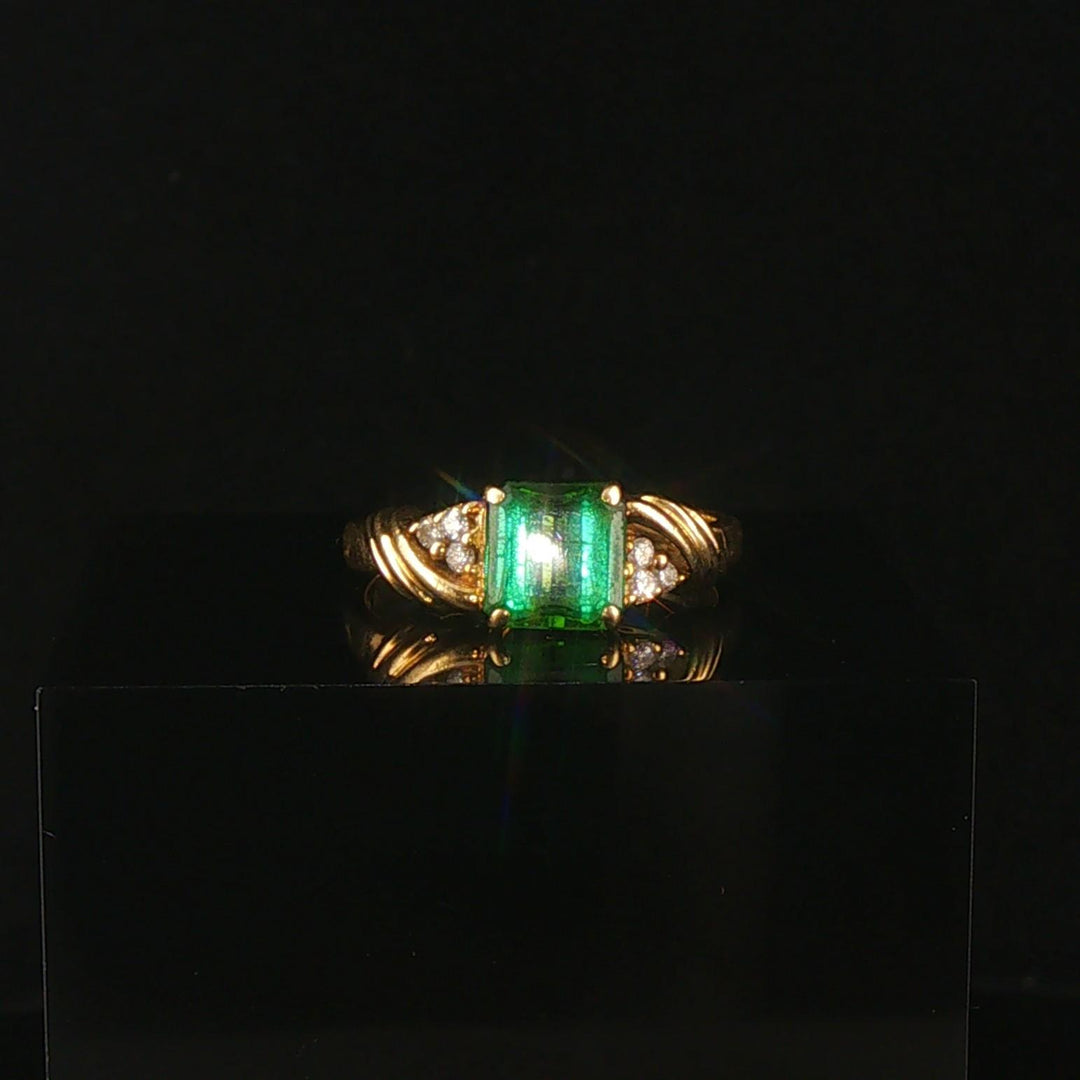 18k Yellow Gold Green Tourmaline and Diamond Ring Size 6.75