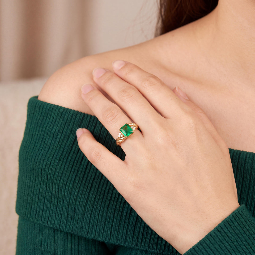 18k Yellow Gold Green Tourmaline and Diamond Ring Size 6.75