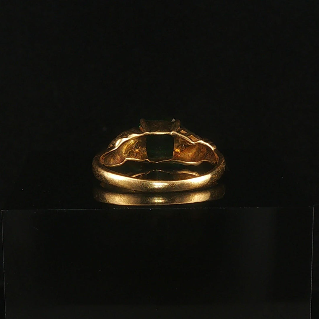 18k Yellow Gold Green Tourmaline and Diamond Ring Size 6.75