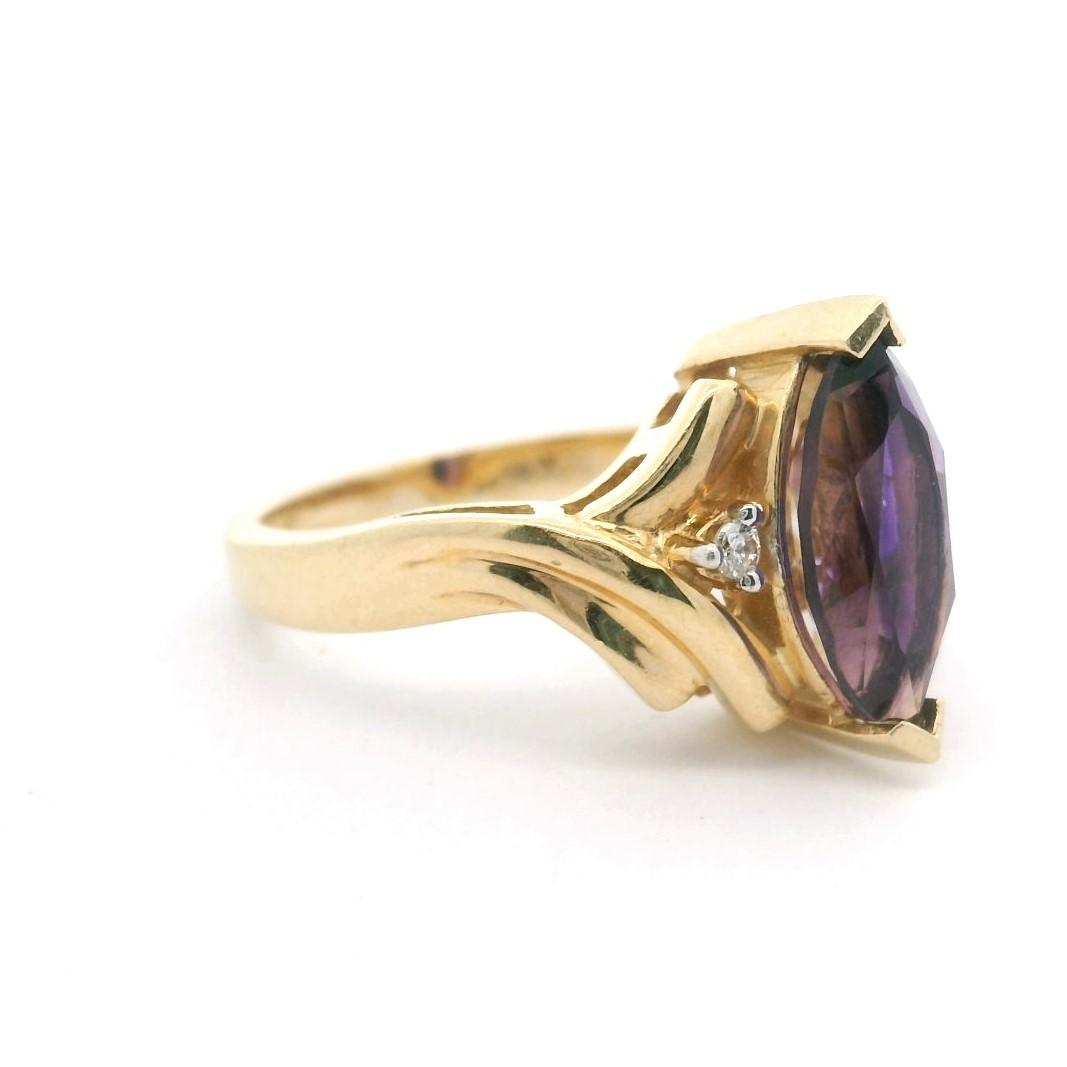 14k Yellow Gold 5.6g Amethyst and Diamond Ring Size 6.5