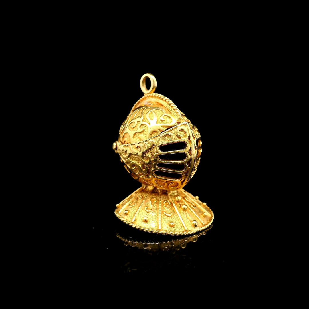 18k Yellow Gold 14g Vintage Articulated Knight's Armor Charm