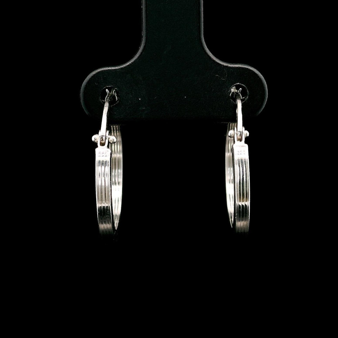 18k White Gold 1.2g Hollow Light Small Ribbed Hoop Earrings Italy