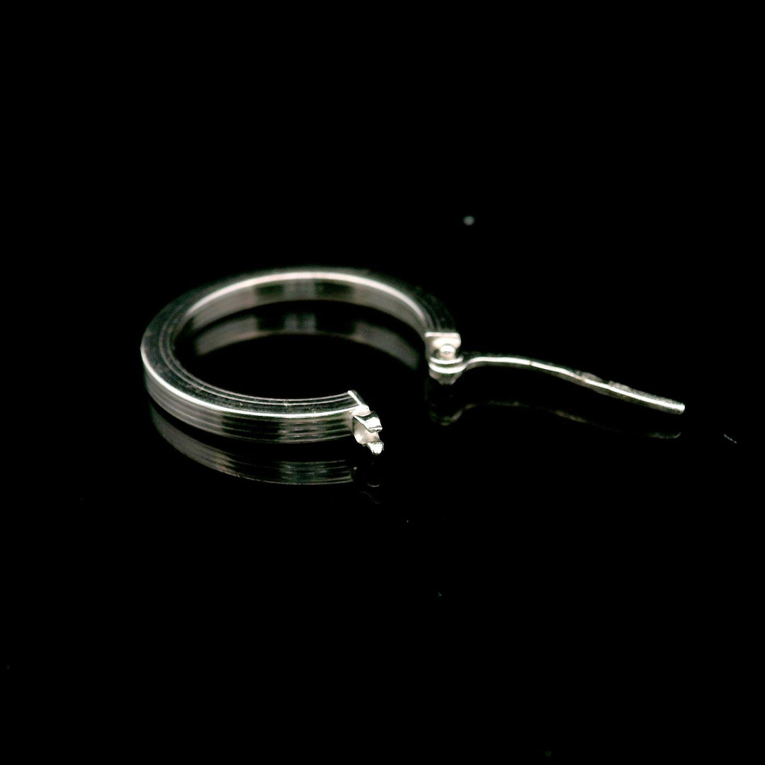18k White Gold 1.2g Hollow Light Small Ribbed Hoop Earrings Italy