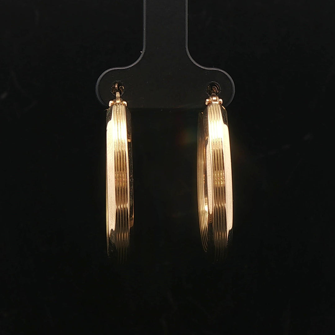 18k Yellow Gold 5.6g Ladies Hollow Ribbed Hoop Earrings 1.25"