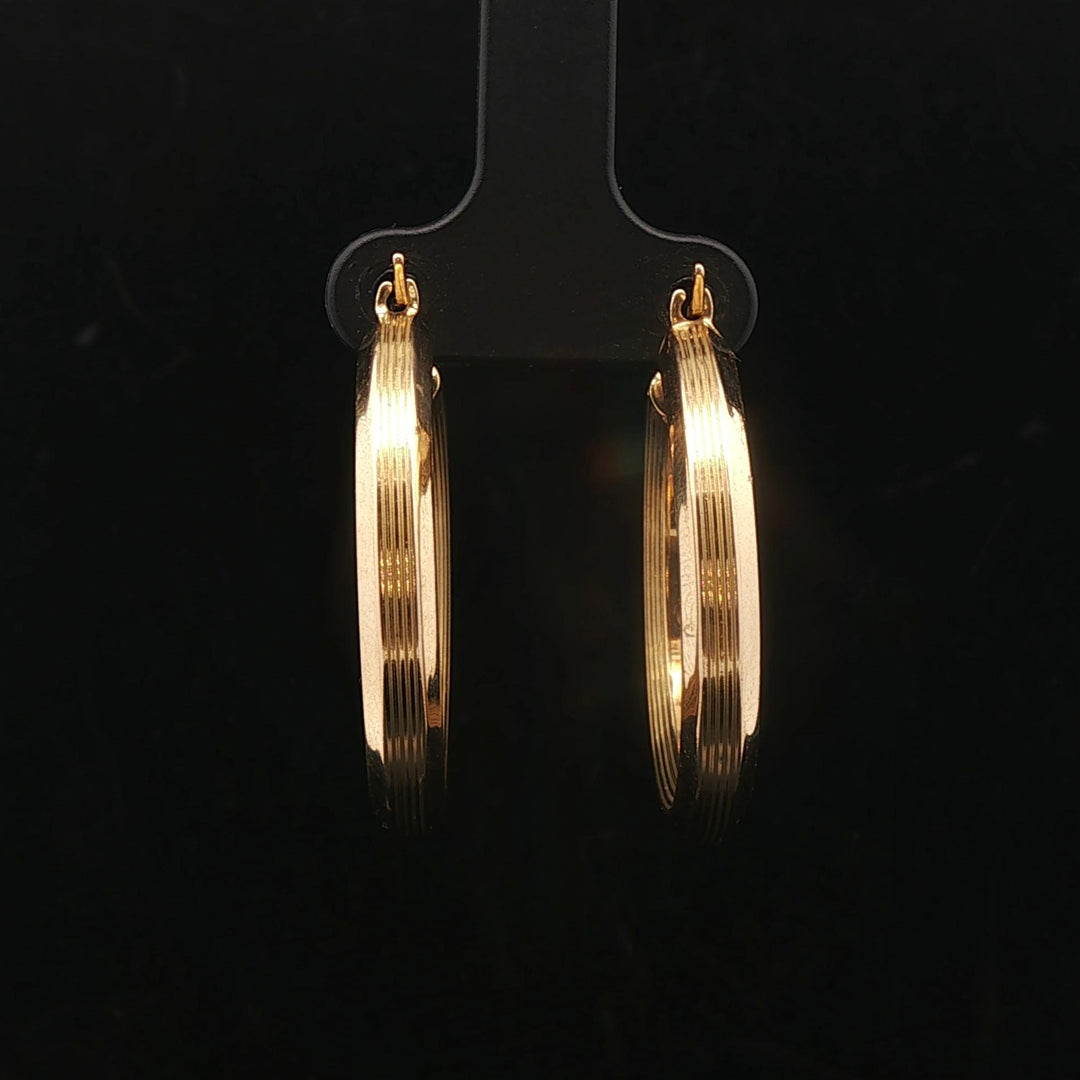 18k Yellow Gold 5.6g Ladies Hollow Ribbed Hoop Earrings 1.25"