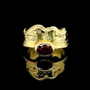 18k Yellow Gold Ruby and Diamond 7.6g Vintage Crown Ring Size 6.25