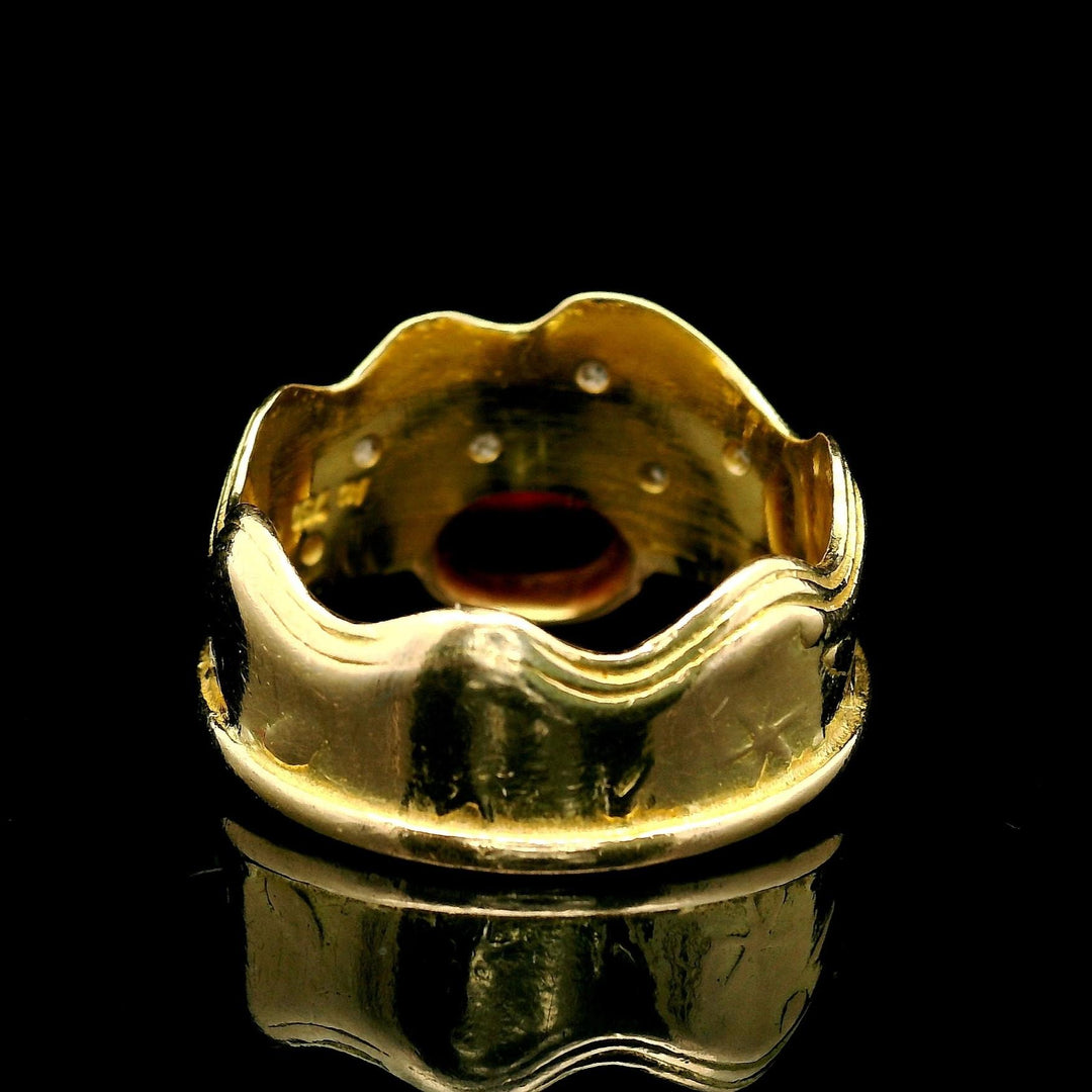 18k Yellow Gold Ruby and Diamond 7.6g Vintage Crown Ring Size 6.25