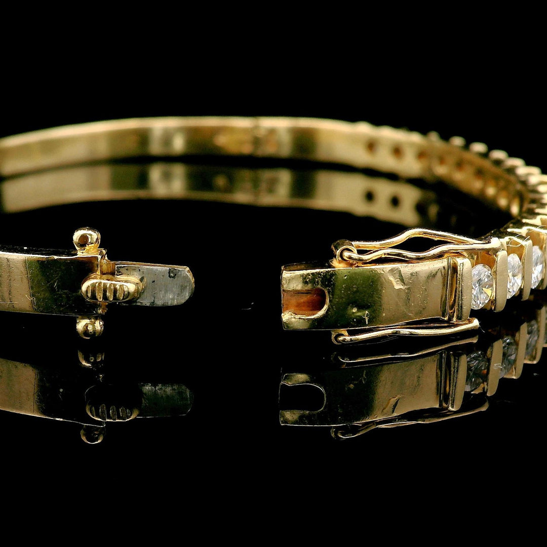14k Yellow Gold and 1.85cttw Diamond Vintage Bangle Bracelet 6.5"