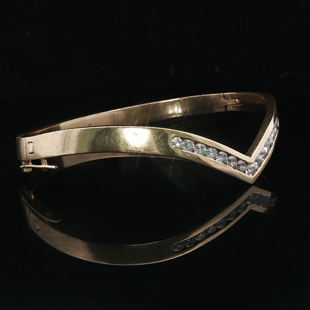 14k Yellow Gold and 1.5cttw Diamond Heavy Solid 32.6g V Bangle Bracelet 7.25"