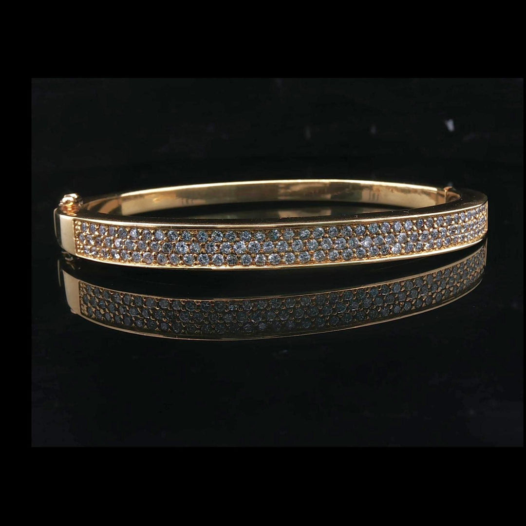 18k Yellow Gold and 2cttw Diamond 30.7g Solid Heavy Bangle Bracelet 6.75"