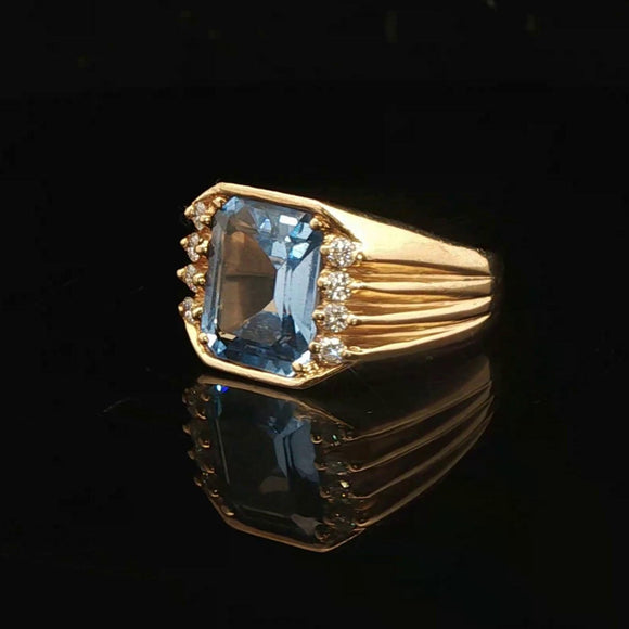 18k Yellow Gold Blue Topaz and Diamond 11.9g Ring Size 8