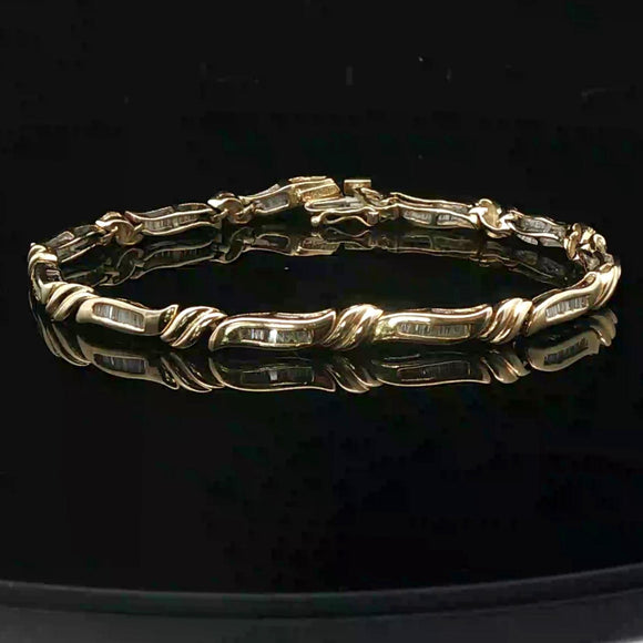 14k Yellow Gold and 1.5cttw Baguette Diamond Link Bracelet 7.25
