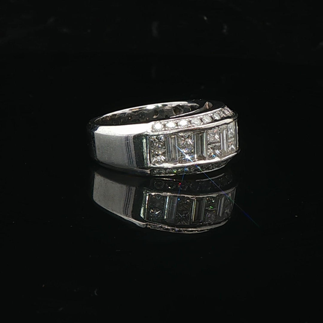 18k White Gold and 2cttw Diamond Heavy Vintage Ladies Ring Size 6