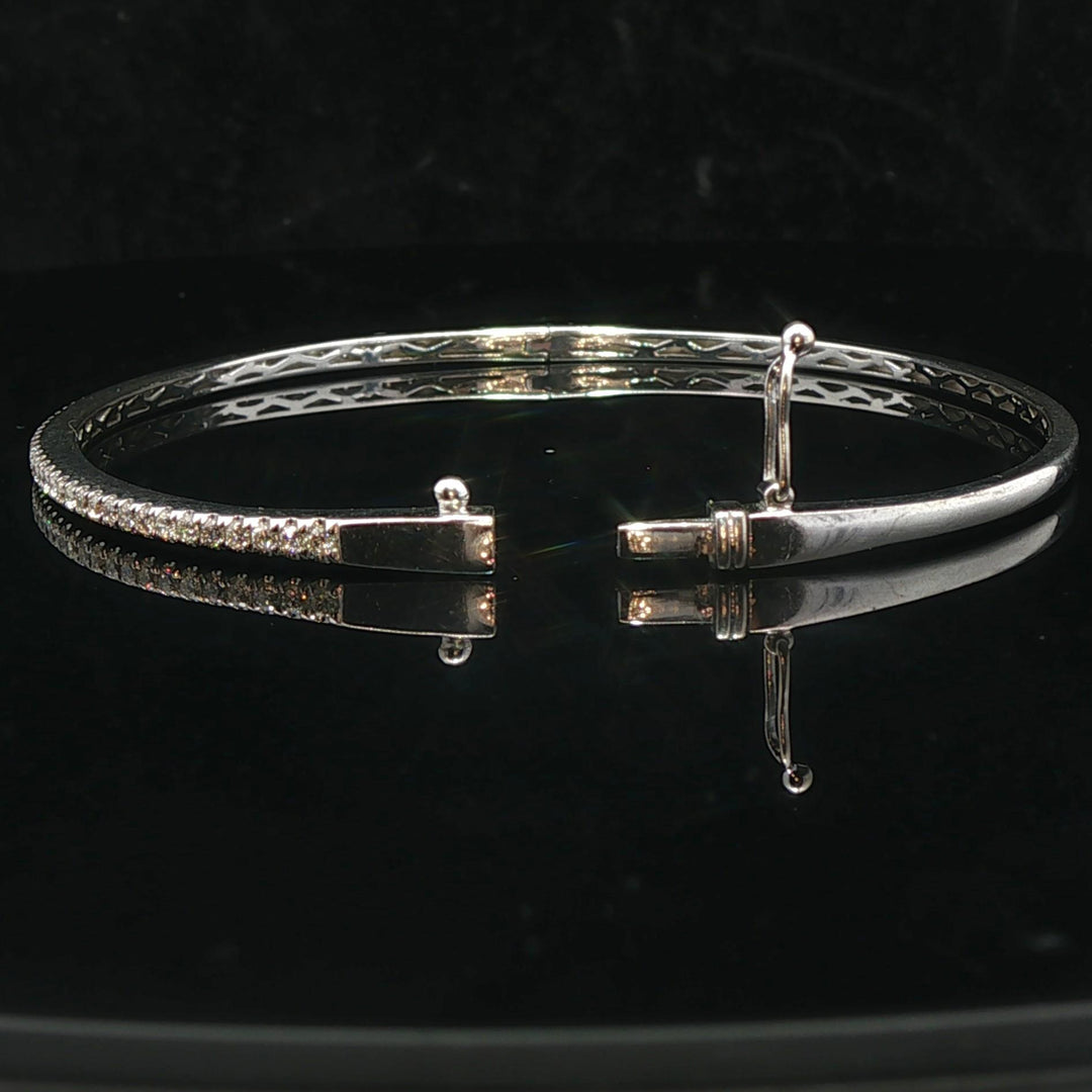 14k White Gold and Diamond 7.5g Bangle Bracelet 6.75"