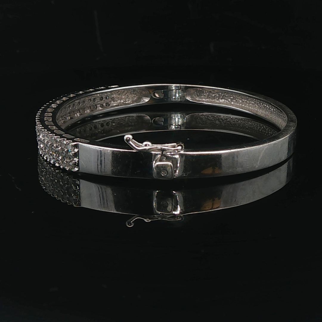 14k White Gold and 2cttw Diamond Solid 17.7g Bangle Bracelet 6.75"