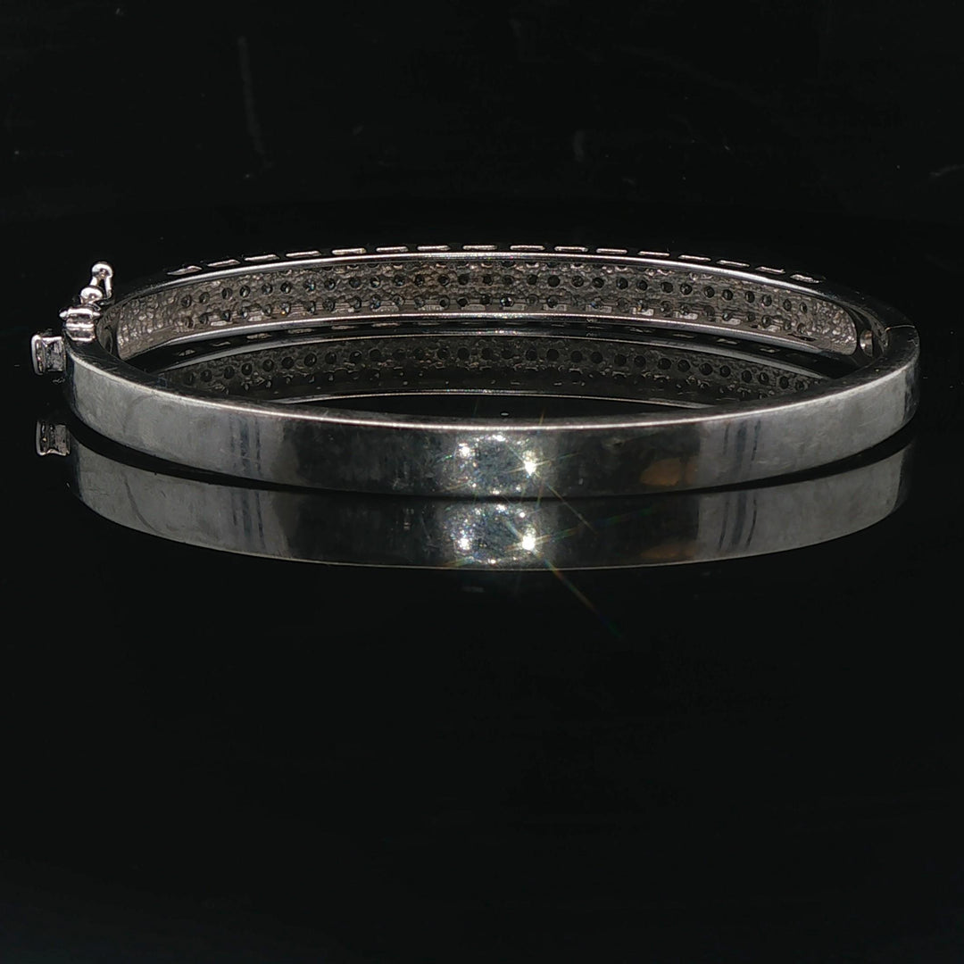 14k White Gold and 2cttw Diamond Solid 17.7g Bangle Bracelet 6.75"